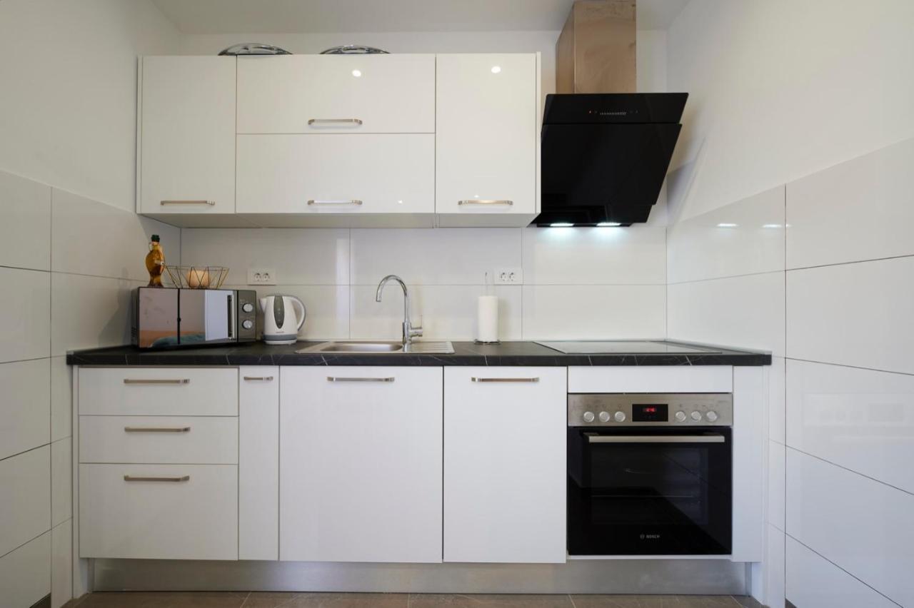 Apartments Marija Τρογκίρ Εξωτερικό φωτογραφία