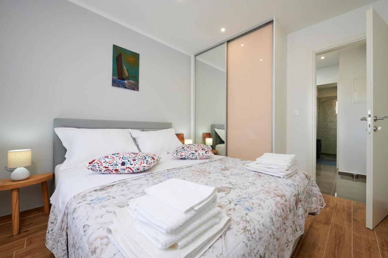 Apartments Marija Τρογκίρ Εξωτερικό φωτογραφία